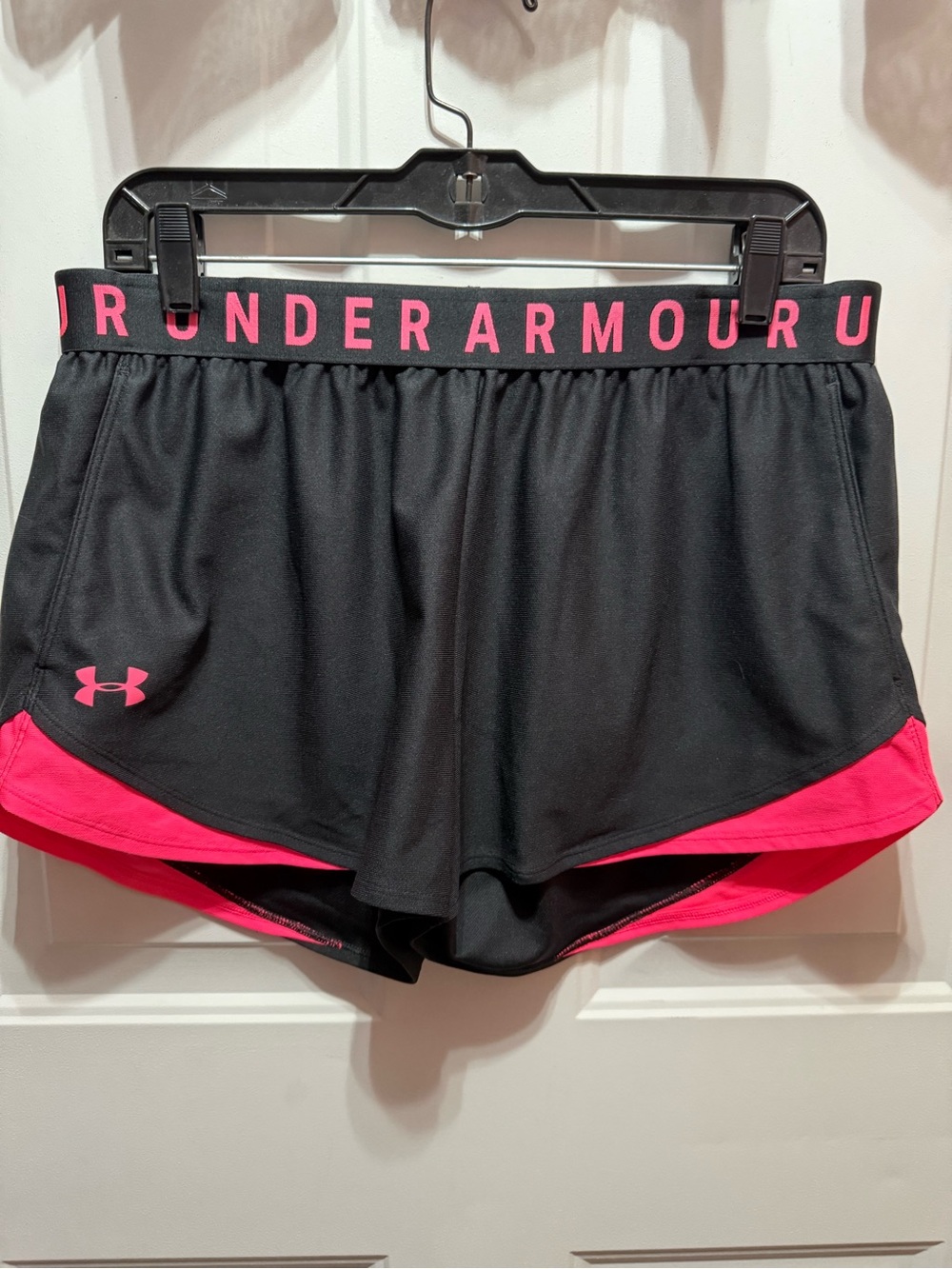 Under Armour Black & Bright Hot Coral Pink Women's Athletic Shorts L